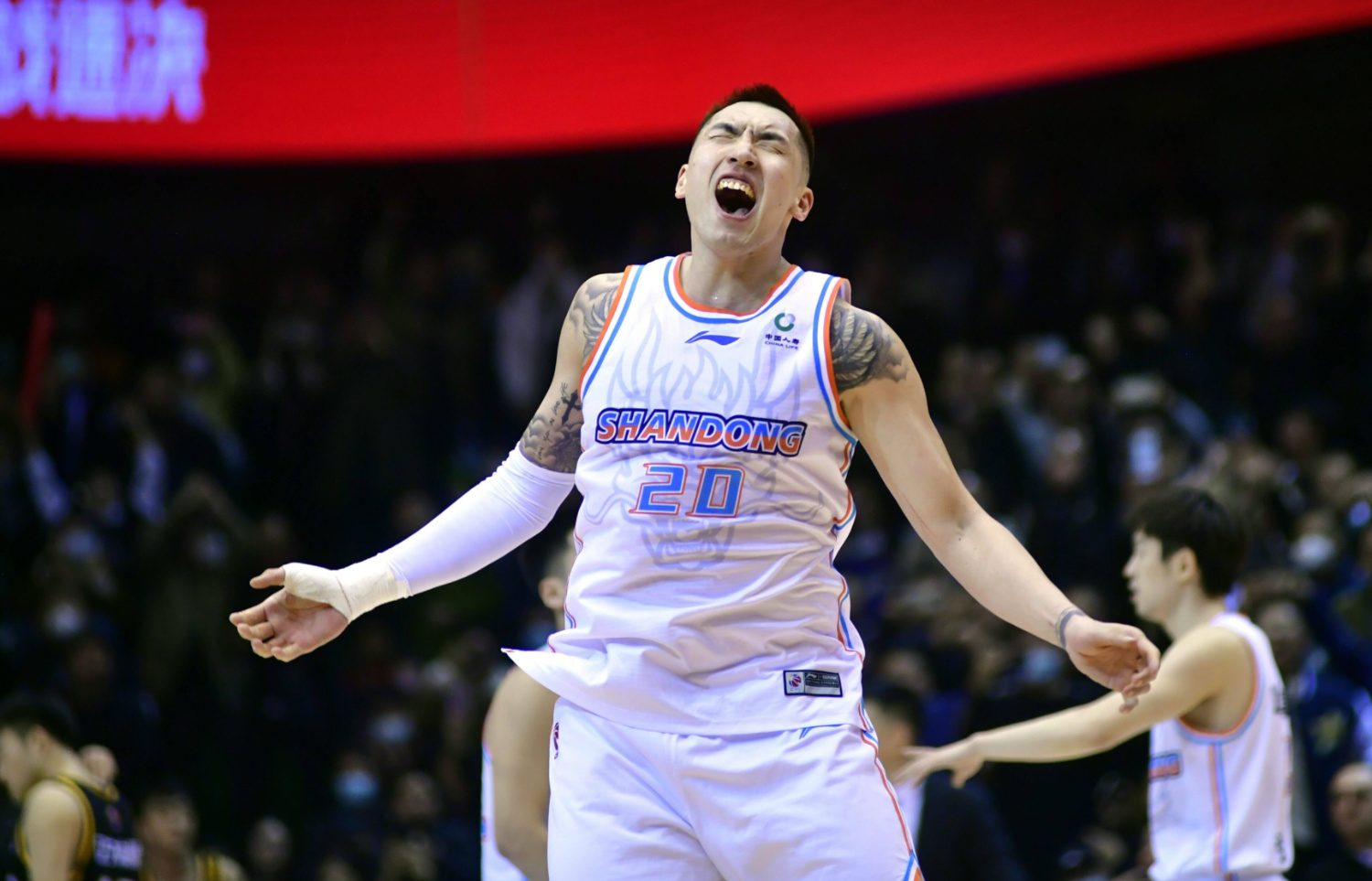 英雄联盟台服官网-波尔图迎CBA季后赛关键赛，关键时刻队长鼓劲，赛场秩序良好，医务组通报恢复