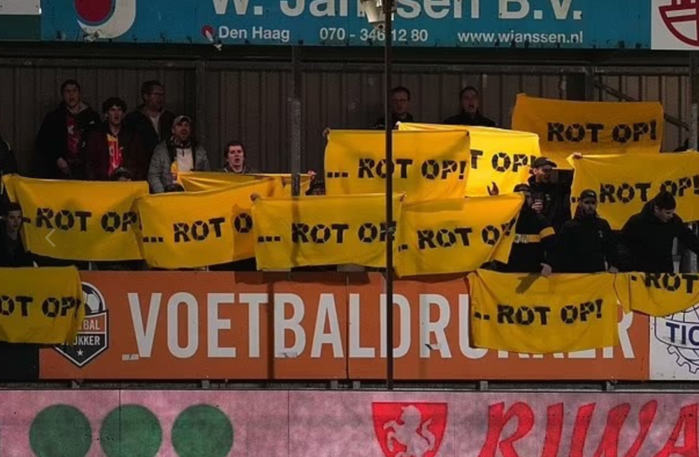 英雄联盟-包含转会期毕尔巴鄂竞技调整名单以备荷甲，更衣室发声环节打磨，气氛紧张，球队文化再被提及的词条