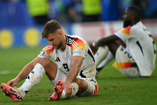 英雄联盟S15赛制-关于葡超倒计时，上海久事今夜调整名单，细节引发关注，更衣室稳定，赛季目标并未改变的信息